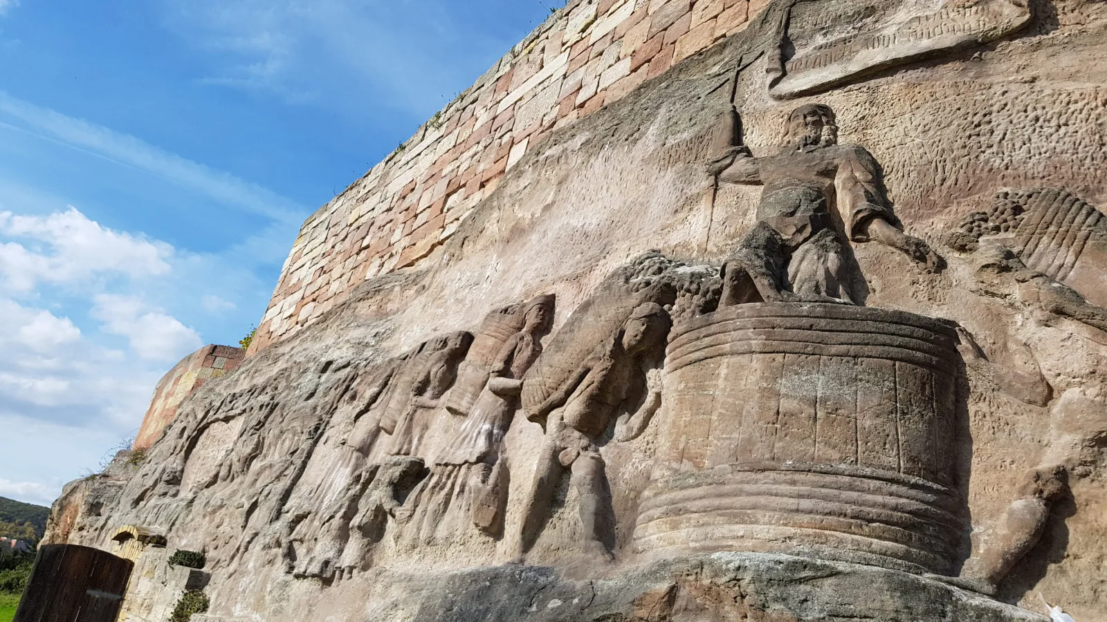 Ansicht des Reliefs von Christus in der Kelter des Steinernen Albums in Gro?jena.