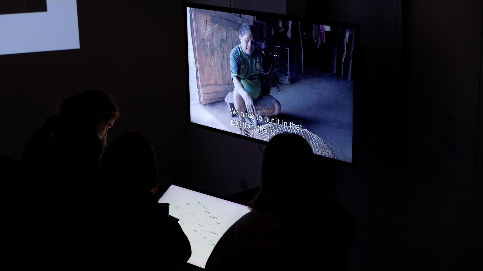 Videoinstallation der Ausstellung Xing Entangled 